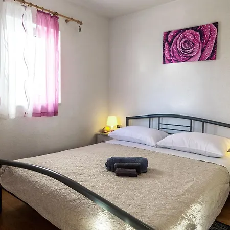 House Nanci Σπίτι διακοπών Vinišće