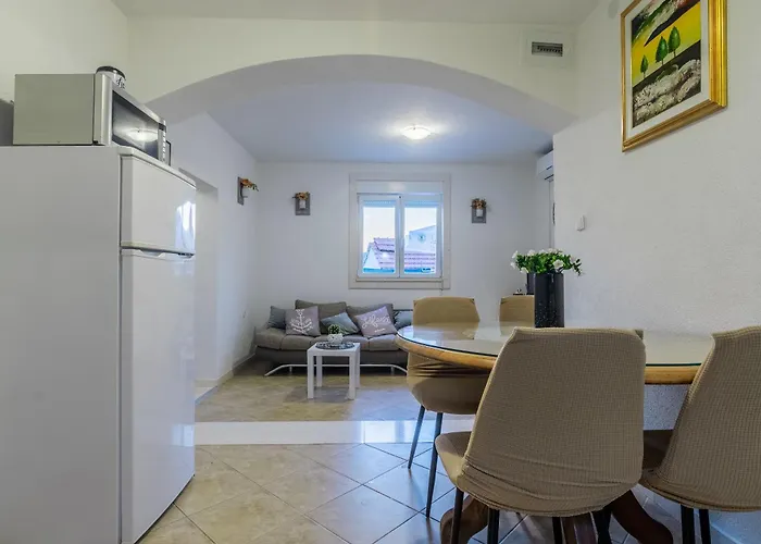 House Nanci Semesterbostad