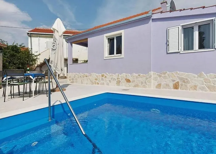 House Nanci Semesterbostad